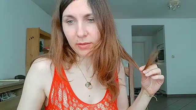 JasmineGlamour online show from May 4, 2026, 7:33 am