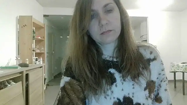 JasmineGlamour online show from April 25, 2026, 3:42 am
