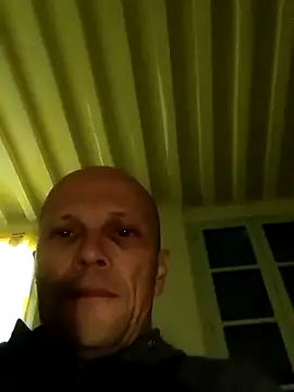 Snapshot of wedge75 chatting on October 13, 2025, 9:44 am wedge75 online show from October 13, 2025, 9:44 am