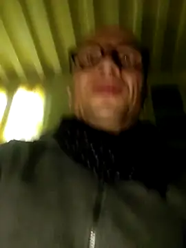 Snapshot of wedge75 chatting on October 16, 2025, 9:17 am wedge75 online show from October 16, 2025, 9:17 am