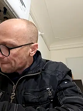 Snapshot of wedge75 chatting on December 23, 2025, 9:19 am wedge75 online show from December 23, 2025, 9:19 am