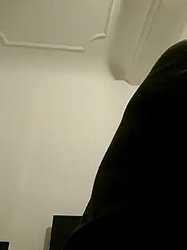 Snapshot of wedge75 chatting on October 28, 2025, 5:01 pm wedge75 online show from October 28, 2025, 5:01 pm