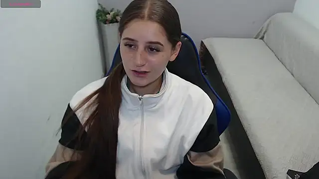 Snapshot of valerie_diaz1 chatting on October 31, 2025, 12:46 pm valerie diaz1 online show from October 31, 2025, 12:46 pm