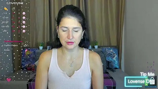 Alianna Solo Kisses online show from November 18, 2025, 6:28 am