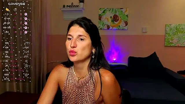 Alianna Solo Kisses online show from July 28, 2026, 5:01 pm