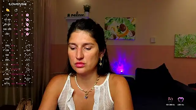 Alianna Solo Kisses online show from July 30, 2026, 11:31 am
