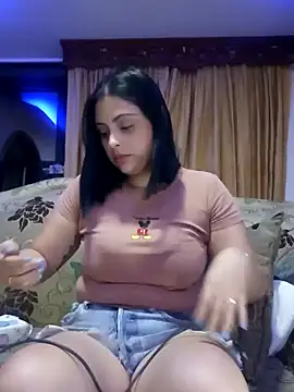 Snapshot of MelannyBell chatting on January 24, 2025, 12:20 am MelannyBell online show from January 24, 2025, 12:20 am