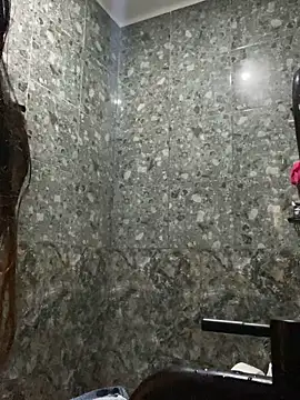 whiteladyboy online show from October 18, 2025, 2:57 am