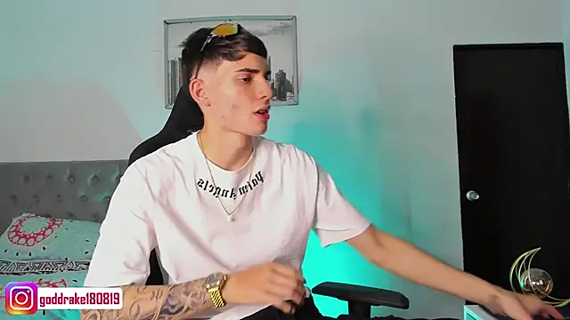 Snapshot of god_drake chatting on January 31, 2025, 5:09 am god drake online show from January 31, 2025, 5:09 am