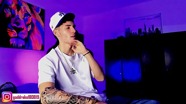 Snapshot of god_drake chatting on December 3, 2024, 9:17 pm god drake online show from December 3, 2024, 9:17 pm