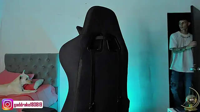 Snapshot of god_drake chatting on February 7, 2025, 6:35 am god drake online show from February 7, 2025, 6:35 am