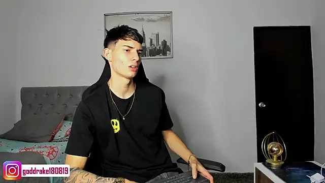 Snapshot of god_drake chatting on January 27, 2025, 6:30 am god drake online show from January 27, 2025, 6:30 am