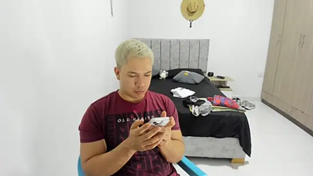 Snapshot of Valerioe chatting on May 1, 2026, 4:34 pm Valerioe online show from May 1, 2026, 4:34 pm