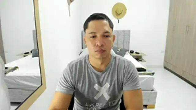 Snapshot of Valerioe chatting on April 19, 2026, 9:32 am Valerioe online show from April 19, 2026, 9:32 am