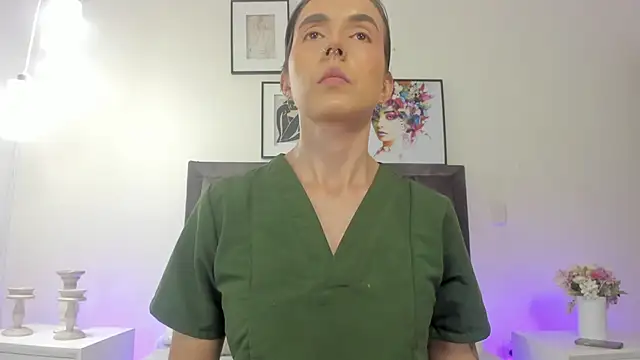 Snapshot of helen_mooree chatting on July 10, 2026, 1:00 pm helen mooree online show from July 10, 2026, 1:00 pm