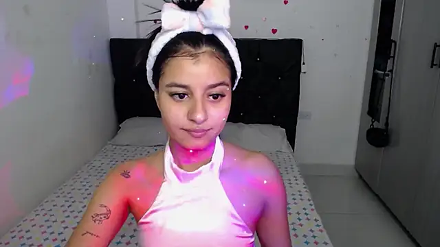 Snapshot of floweer_ chatting on February 21, 2026, 6:04 am floweer online show from February 21, 2026, 6:04 am