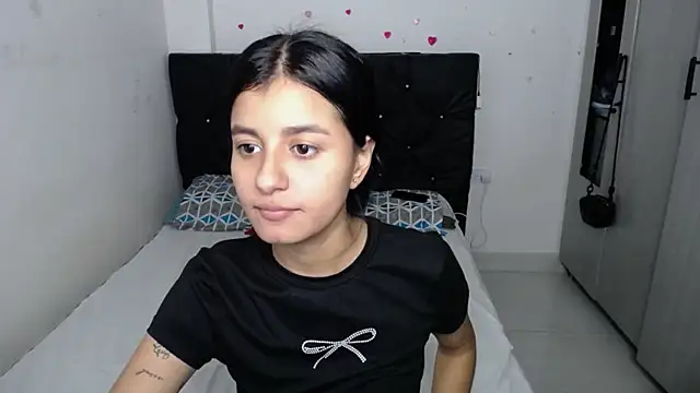 Snapshot of floweer_ chatting on February 25, 2026, 3:29 am floweer online show from February 25, 2026, 3:29 am