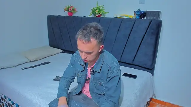 Snapshot of big-dicktop23 chatting on October 24, 2025, 3:05 am big-dicktop23 online show from October 24, 2025, 3:05 am