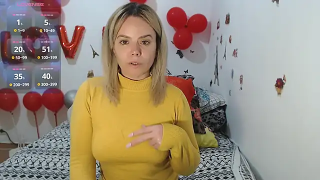 Snapshot of hotmilf4uxxx chatting on March 23, 2026, 10:48 am hotmilf4uxxx online show from March 23, 2026, 10:48 am