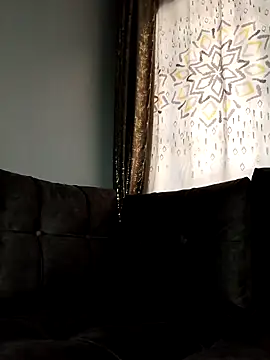 kinkybeby online show from December 17, 2025, 12:32 pm