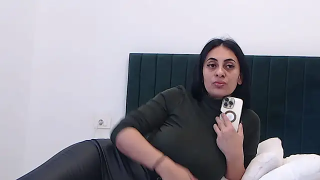 Snapshot of Aimeclark chatting on November 22, 2025, 8:46 am Aimeclark online show from November 22, 2025, 8:46 am