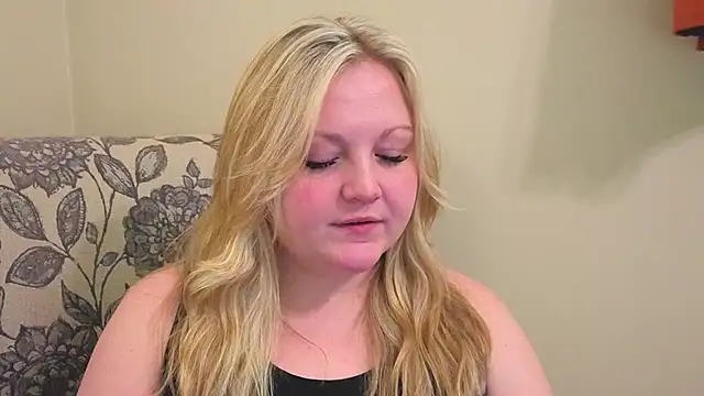 PhatAssBlond online show from April 28, 2026, 7:18 pm