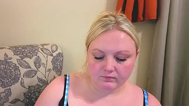 PhatAssBlond online show from April 29, 2026, 10:49 pm