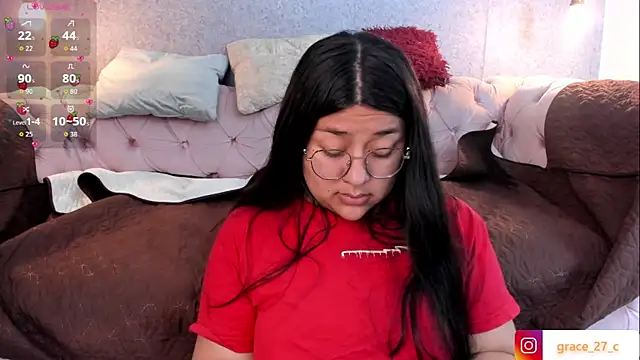 Snapshot of grace77__ chatting on June 5, 2026, 12:44 pm grace77 online show from June 5, 2026, 12:44 pm