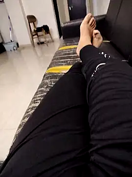 Snapshot of SplitPrestige19 chatting on February 17, 2026, 5:21 pm SplitPrestige19 online show from February 17, 2026, 5:21 pm