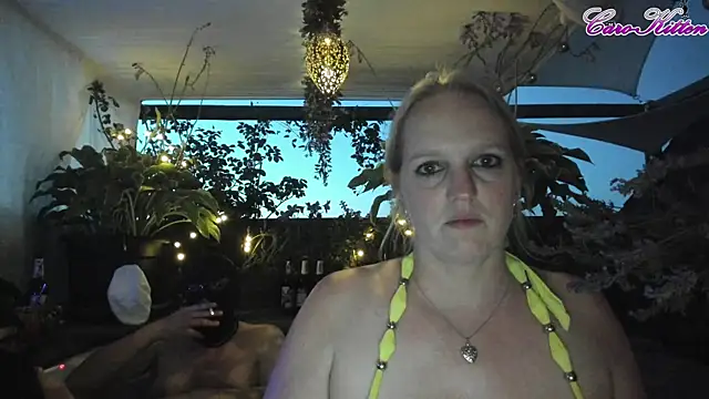 Snapshot of caro_kitten chatting on July 19, 2026, 8:27 pm caro kitten online show from July 19, 2026, 8:27 pm