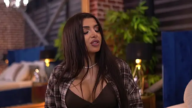 NicoleCellini online show from October 26, 2025, 6:52 pm