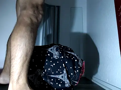 Snapshot of Amarok39 chatting on October 4, 2025, 2:40 pm Amarok39 online show from October 4, 2025, 2:40 pm