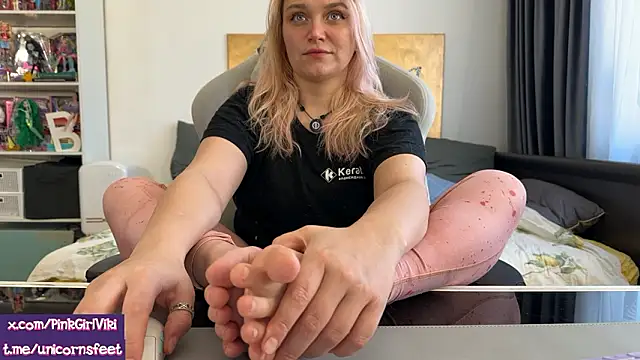 unicornsfeet online show from March 10, 2026, 10:08 am