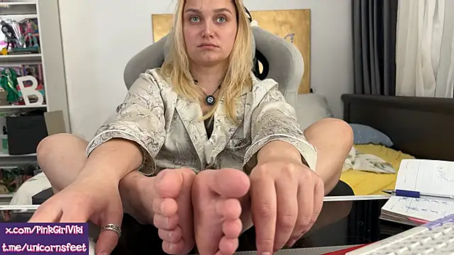 unicornsfeet online show from April 29, 2026, 5:30 pm