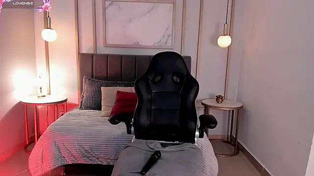 Snapshot of Christina_Johns chatting on December 13, 2025, 8:04 pm Christina Johns online show from December 13, 2025, 8:04 pm