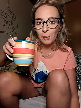 Snapshot of Jade_Emeraud chatting on December 16, 2025, 8:24 pm Jade Emeraud online show from December 16, 2025, 8:24 pm