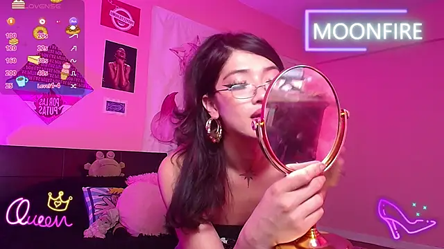 Snapshot of moonfiredancer chatting on April 6, 2026, 12:17 pm moonfiredancer online show from April 6, 2026, 12:17 pm
