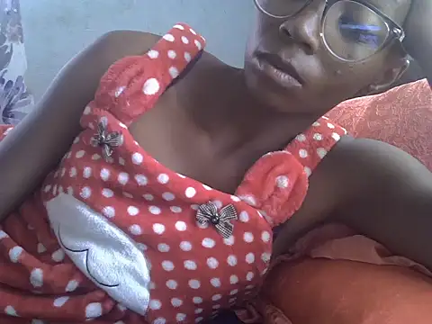 ElianeHot online show from May 2, 2026, 9:47 am