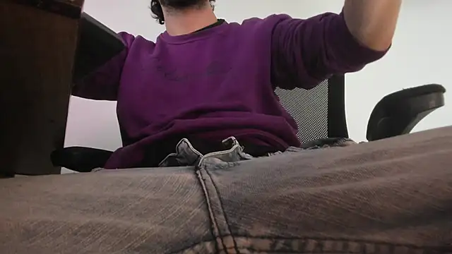 Snapshot of s_sven03 chatting on October 15, 2025, 4:33 am s sven03 online show from October 15, 2025, 4:33 am