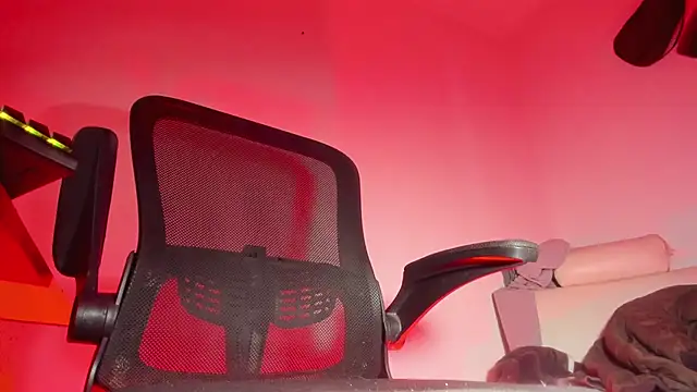 Snapshot of s_sven03 chatting on November 26, 2025, 3:50 am s sven03 online show from November 26, 2025, 3:50 am