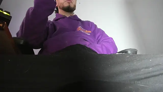 Snapshot of s_sven03 chatting on November 11, 2025, 3:34 am s sven03 online show from November 11, 2025, 3:34 am