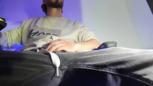 Snapshot of s_sven03 chatting on November 25, 2025, 1:17 am s sven03 online show from November 25, 2025, 1:17 am