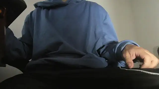 Snapshot of s_sven03 chatting on October 14, 2025, 12:11 am s sven03 online show from October 14, 2025, 12:11 am