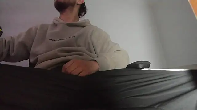 Snapshot of s_sven03 chatting on November 19, 2025, 3:50 am s sven03 online show from November 19, 2025, 3:50 am