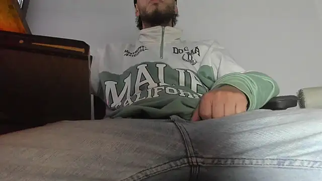 Snapshot of s_sven03 chatting on October 19, 2025, 11:29 pm s sven03 online show from October 19, 2025, 11:29 pm