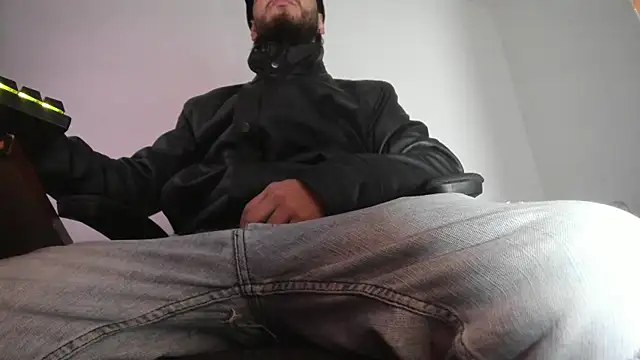 Snapshot of s_sven03 chatting on November 7, 2025, 6:51 am s sven03 online show from November 7, 2025, 6:51 am