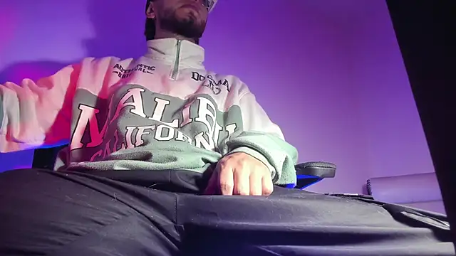 Snapshot of s_sven03 chatting on November 22, 2025, 1:48 am s sven03 online show from November 22, 2025, 1:48 am