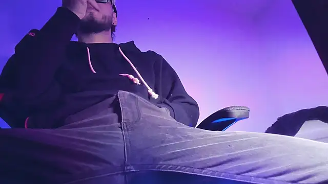 Snapshot of s_sven03 chatting on November 23, 2025, 12:53 am s sven03 online show from November 23, 2025, 12:53 am