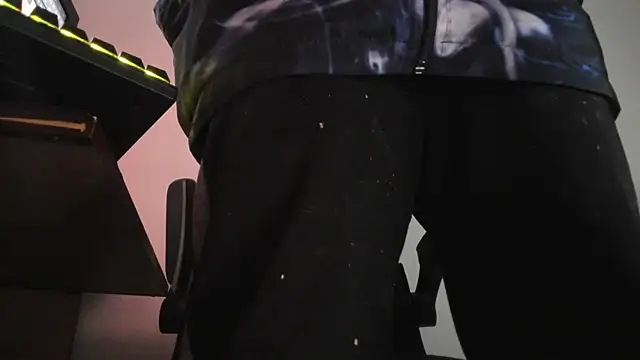 Snapshot of s_sven03 chatting on November 10, 2025, 7:35 am s sven03 online show from November 10, 2025, 7:35 am