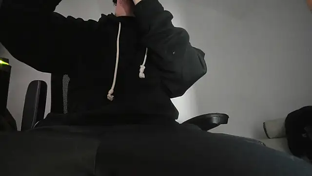 Snapshot of s_sven03 chatting on November 13, 2025, 10:46 pm s sven03 online show from November 13, 2025, 10:46 pm